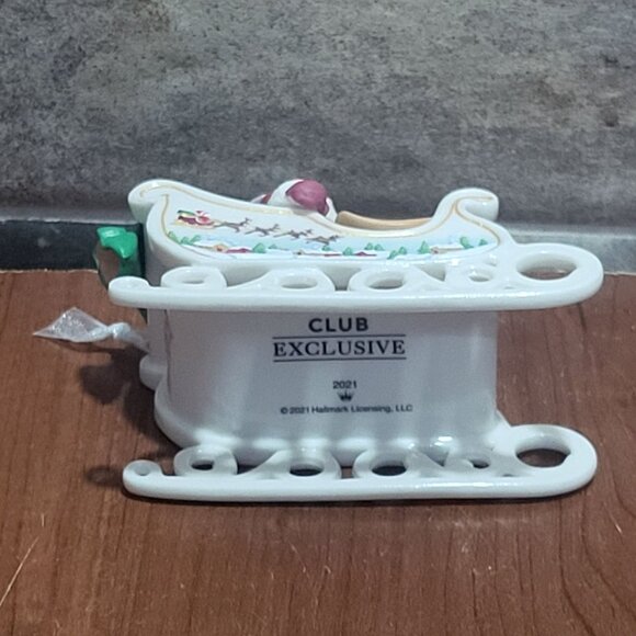 Hallmark Christmas Ornament Santas Sleigh 2021 - Picture 8 of 12